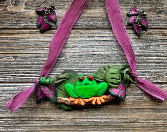 Rainforest frog necklace