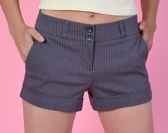 Deadstock 00's Pinstripe Roll Hem Shorts - Grey/White