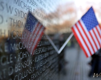 Vietnam Memorial Wall con Bandiera Metallo Foto Stampa