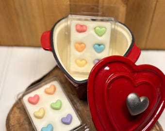 Cera derretida con forma de corazón / Rainbow Botanicals & Cozy Home Vibes