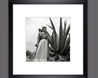 Frida Kahlo I  Kunstdruck gerahmt 35 x 35 cm schwarz weiß Fotografie - gerahmte Bilder - Vintage Art - Fineartprint - Fotokunst - Wandbild