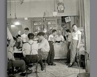 Espresso bar in New York II, 1942 - Art print poster, historical black and white photography, Italy - Cafe, coffee, vintage retro images