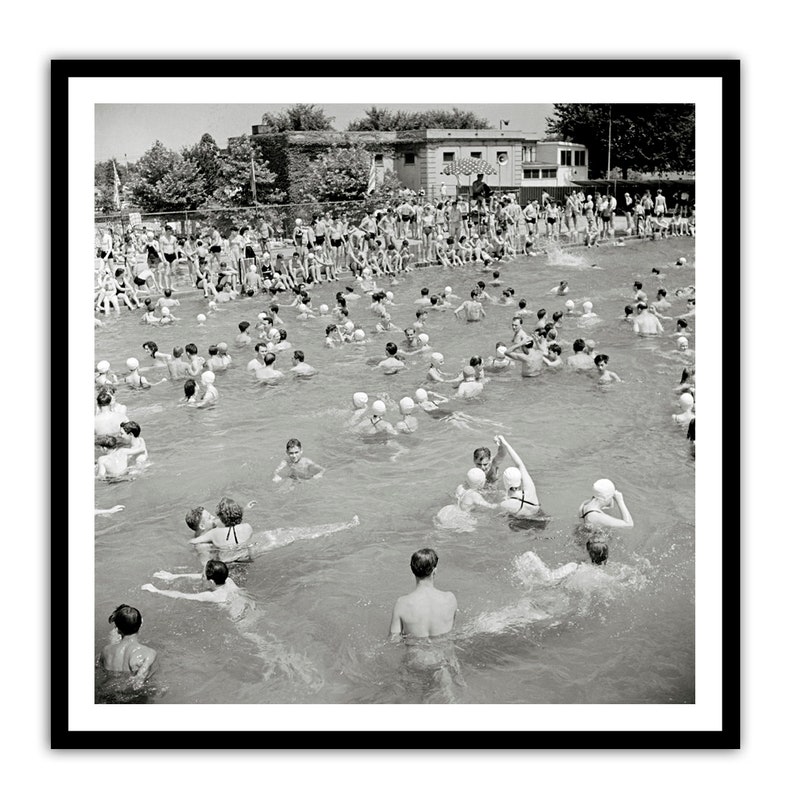 KUNSTDRUCK Sommer 1942 swimming pool II. Historische Schwarz-weiss Fotografie Schwimmer Vintage Art Fineart Photoart Geschenk Bild 4