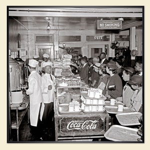 30er Jahre Viele Menschen im Cafe Bistro Kantine New York 1937 Kunstdruck Poster Vintage Historische Schwarz weiß Fotografie Bild 1
