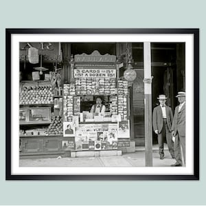Kleiner Kiosk New Orleans 1899 KUNSTDRUCK Poster historische schwarz-weiss Fotografie Straßenszene - Vintage Bilder Geschenke