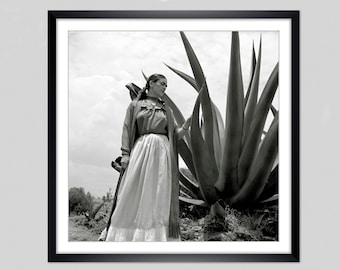 Frida Kahlo I.  KUNSTDRUCK Poster ungerahmt Historische schwarz weiß Fotografie Vintage Art Fineart Fotokunst Kunst Druck