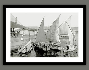 Segelboote im Hafen - Meer -  Kunstdruck gerahmt 39 x 29 cm - Historische Schwarz weiß Fotografie von 1902- gerahmte Bilder -  Vintage Art