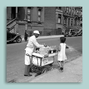 Sommer in New York 1938 -  Mädchen am Wagen mit Ices - Historische Schwarz Weiß Fotografie - Kunstdruck Poster -  Vintage  Art - Geschenk
