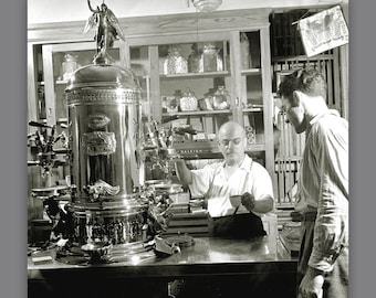 Espresso bar in New York I. 1942 - ART PRINT Poster Historical black and white photography Italy - Cafe Coffee Vintage Pictures - Art Print