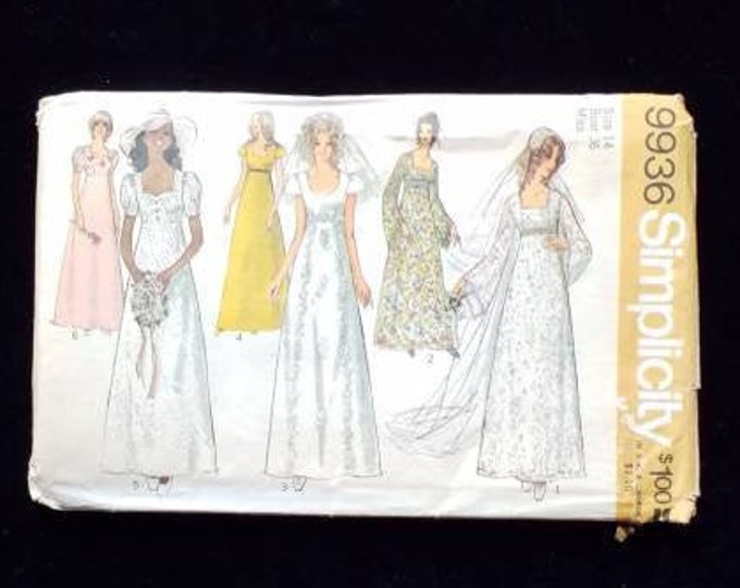 Vintage wedding dress sewing pattern 1972.  Size 14.  New old stock