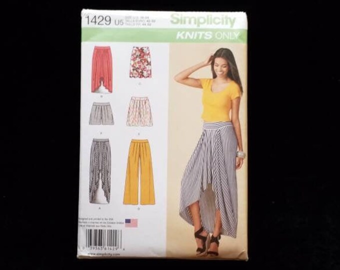 Simplicity easy-to-sew knit skirt, pants, and  shorts sewing pattern.   New