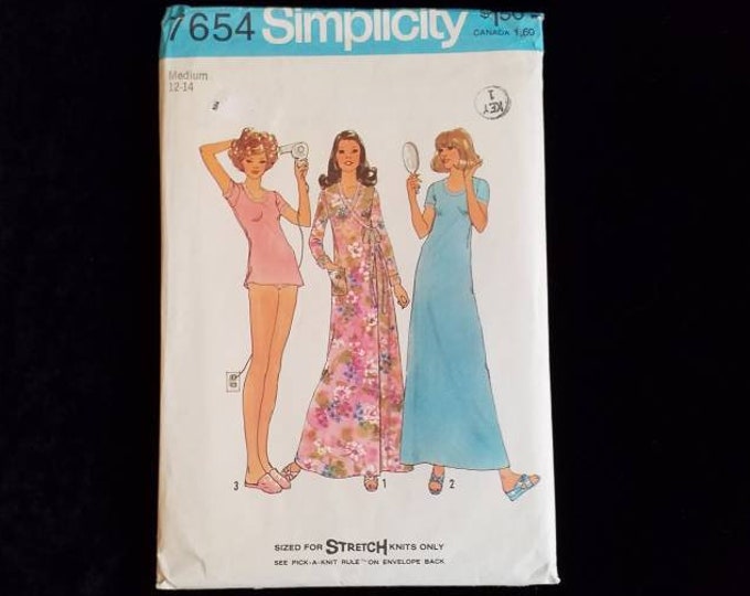 Vintage 1976 Simplicity 7654 misses nightgown, panties and robe sewing pattern.  NOS UNCUT