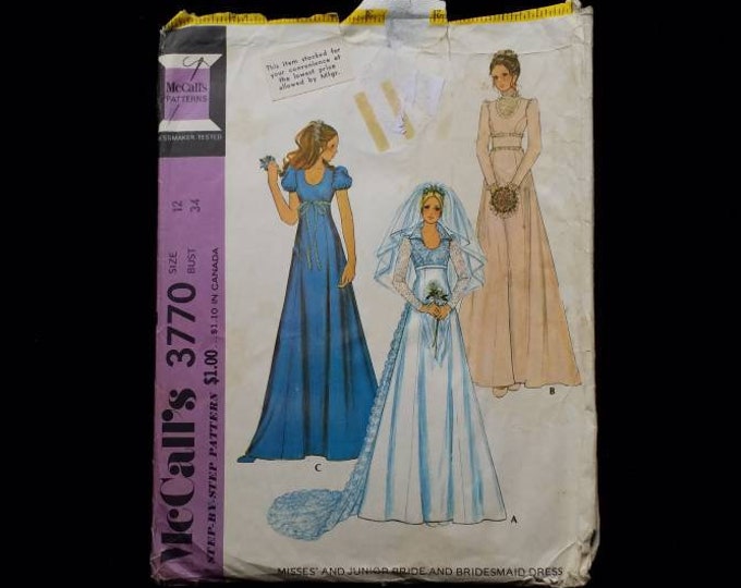 Vintage wedding dress sewing pattern 1973.  Size 12