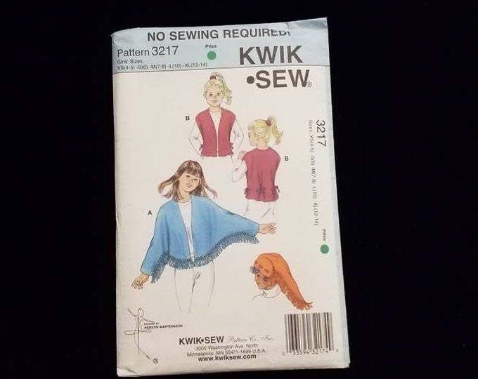New Kwik Sew No sewing required fleece poncho, cape, hat pattern