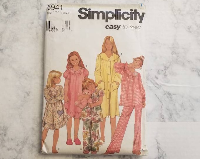 Simplicity Easy to sew child's pajamas sewing pattern.