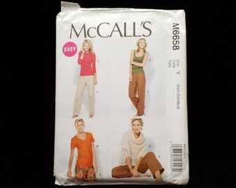 McCall's leisure casual lounge outfit sewing pattern.   New