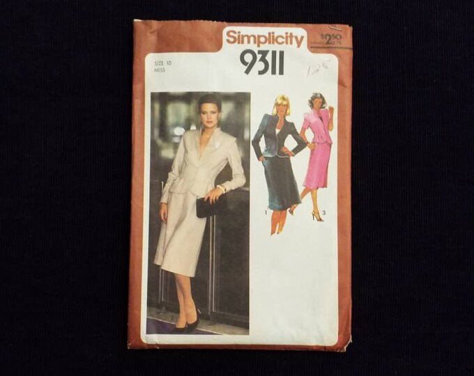 Vintage 1979 Simplicity 9311. Misses suit with unlined jacket sewing pattern.  Uncut.  Size 10 Miss