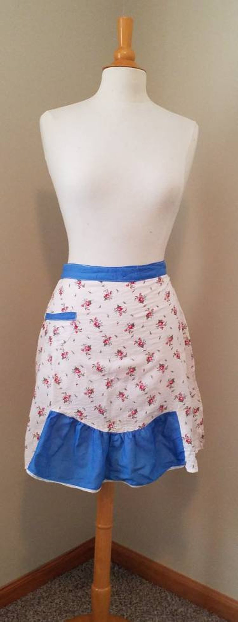 Vintage floral half apron with pockets Etsy
