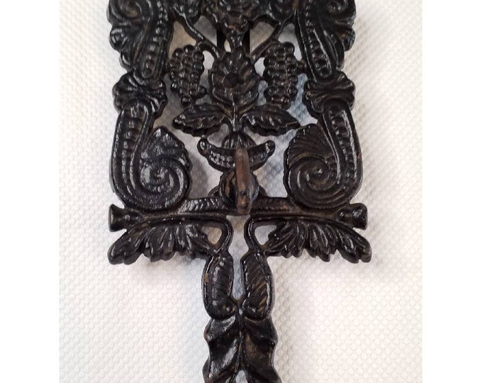 Vintage retro stlye small iron  Kitchen wall hanging with hook. Free Shipping