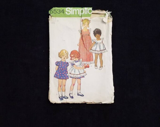 Simplicity 5534 child's pinafore dress pattern