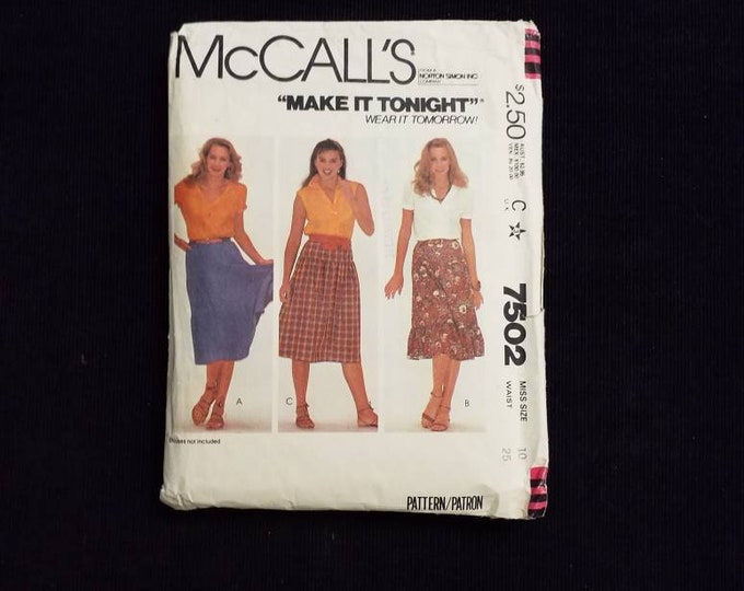 Vintage McCall's 7502.  Size 10 skirt sewing pattern. 1981.
