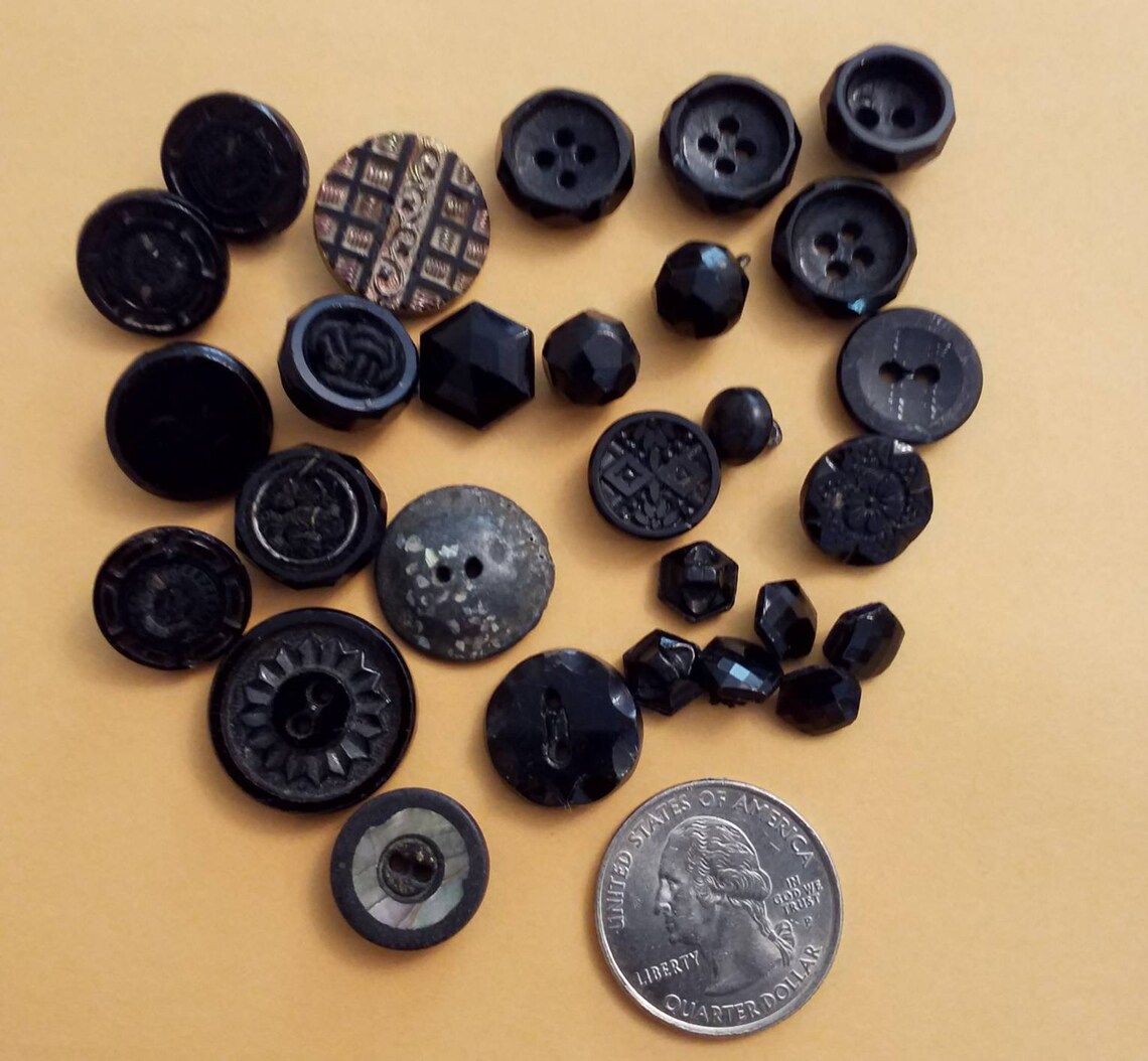 Lot De 7 Gros Boutons Rétro En Résine Noire Avec Motifs Bleu Nuit - 36,5 Mm - Pour Tricot, Déco Et Customisation