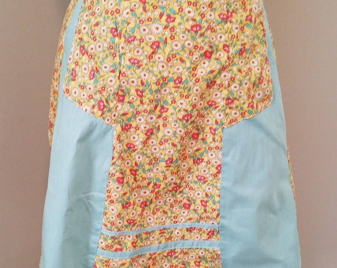 vintage floral half apron with pockets