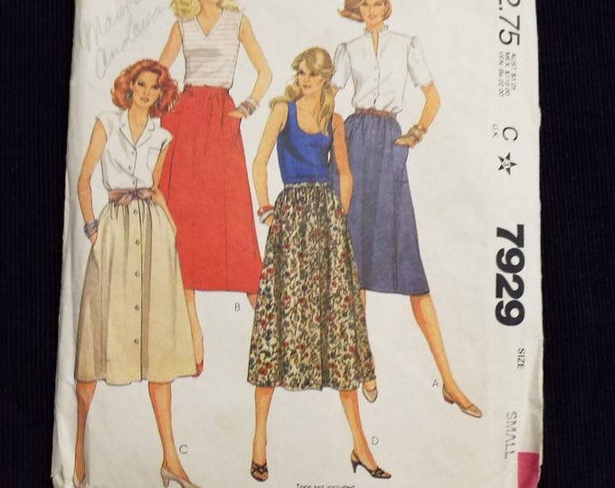 Vintage McCall's 7929. 1982. Ladies skirt pattern.  Size Small.