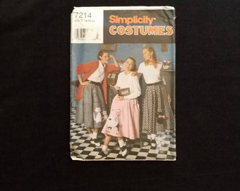 Simplicity Costumes 7214.  Vintage Poodle skirt style sewing pattern. Plus size Costume pattern.  New