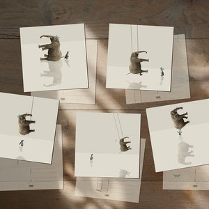 Ansichtkaart Elephant Pinguin - Little blue hat - Set van 5 ansichtkaarten - Illustratiekaart 14,8cm x 14,8cm (5,8" x 5,8")