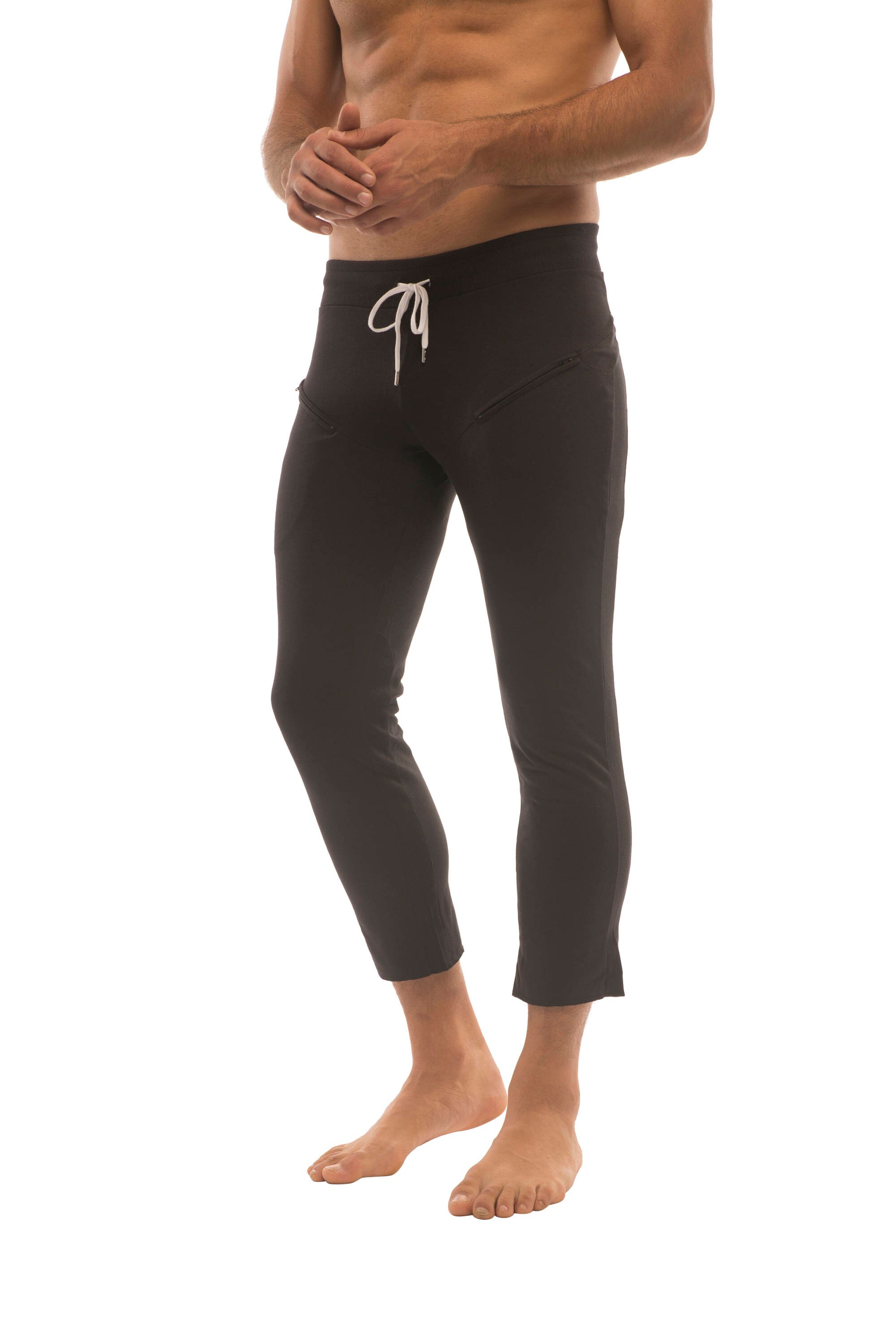 Women's 4/5 Length Zipper Pocket Capri Yoga Pant (Charcoal) main image 0