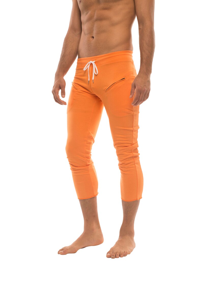 Mens 4/5 Zipper Pocket Capri Yoga Pants (ARMY Green w/Black)