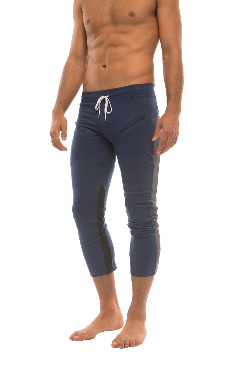 Women's 4/5 Length Zipper Pocket Capri Yoga Pant (Sky Blue)