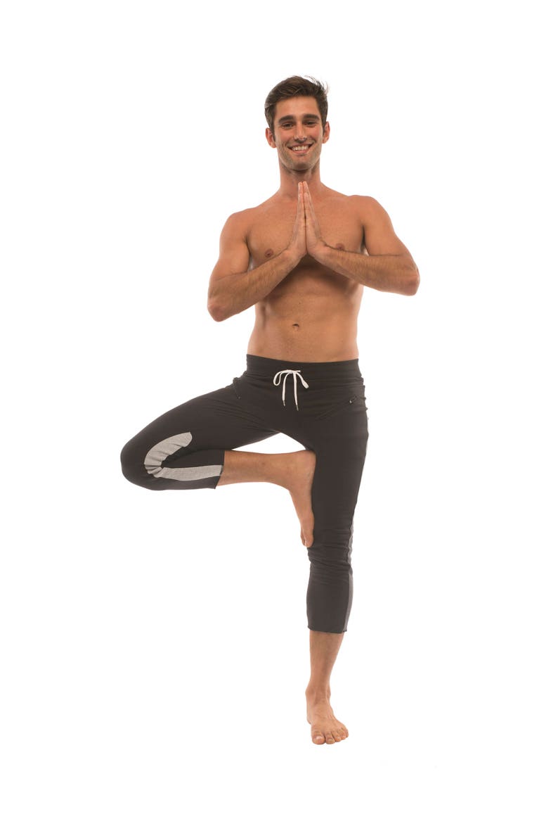 Mens 4/5 Zipper Pocket Capri Yoga Pants (Solid Bamboo Green)