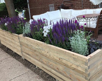 Planter,indoor planter,outdoor planter,pallet planter,garden planter,vegetable planter,rustic planter,window box,window planter SIZE SMALL