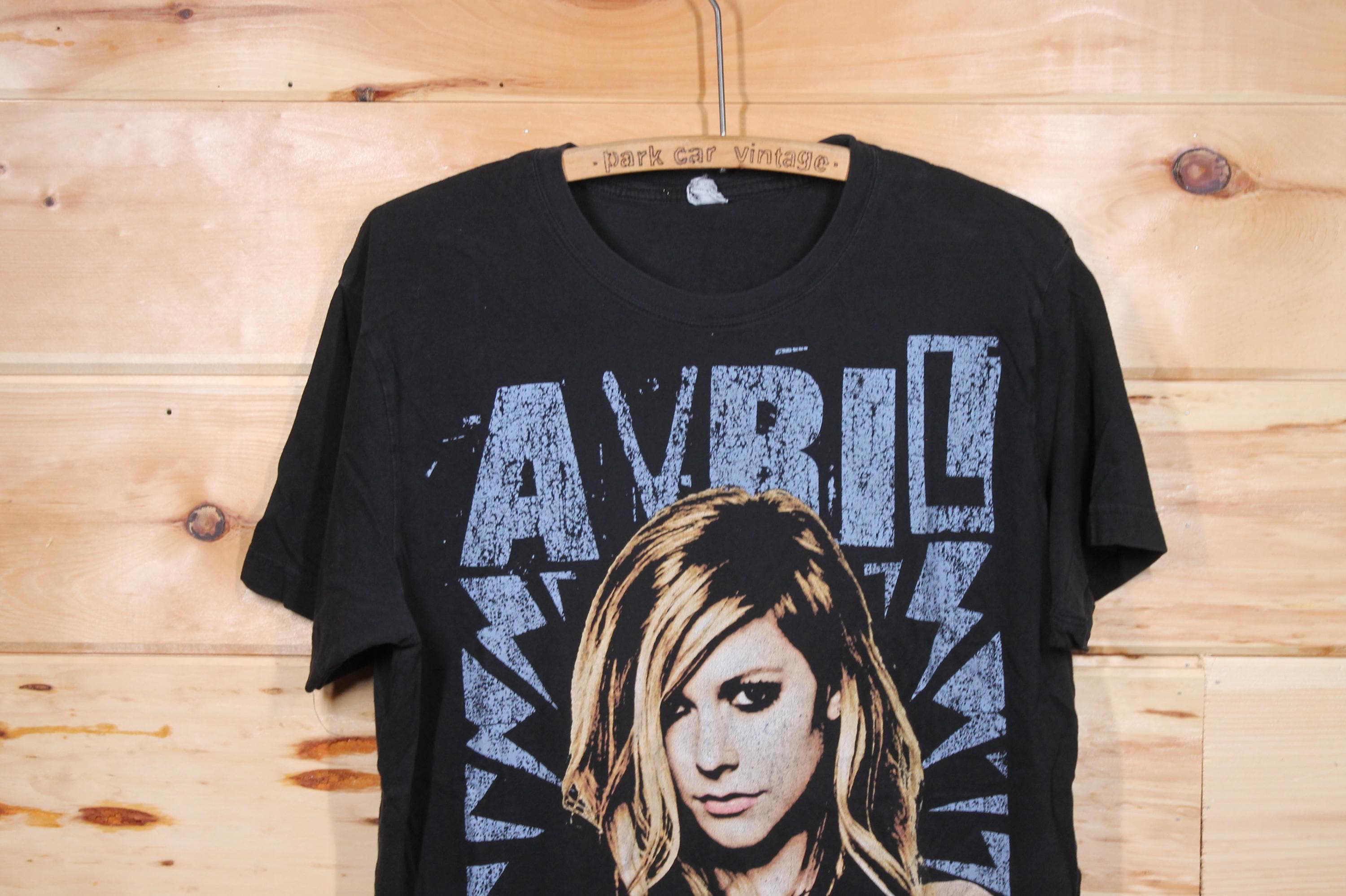 Vintage Avril Lavigne Y2K the Black Star Concert Tour T-shirt