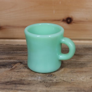 Tasse à café vintage Fire King Jadéite vert restaurant Ware lourde avec poignée en C - décoration de cuisine rétro