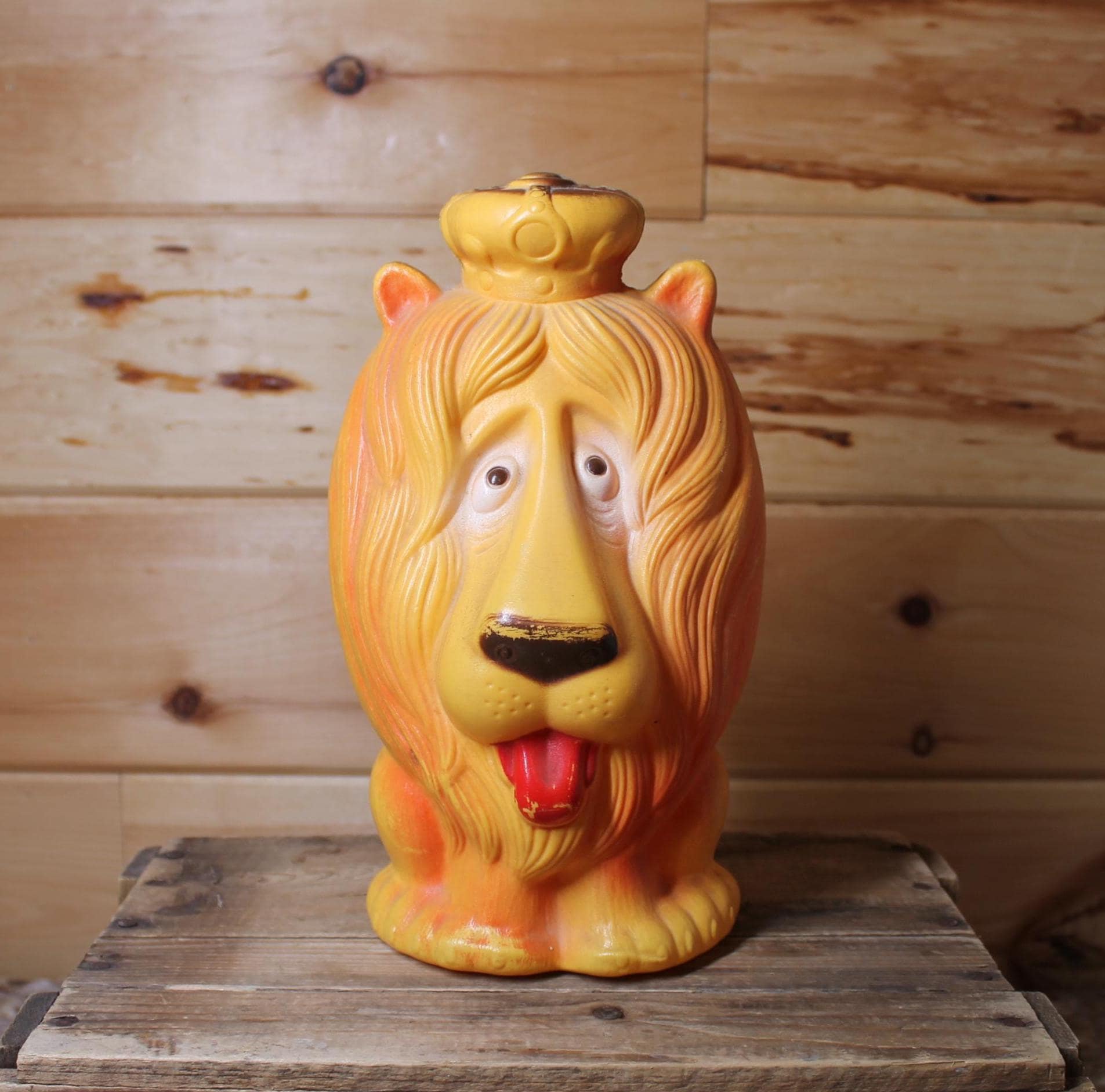 1971年製プレイパルLippy Linus Lionヴィンテージバンク Vintage 1970s Reliable Lippy Linus Lion Piggy Bank Blow Mold - Etsy