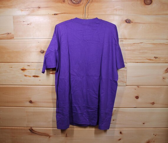 Vintage Beaver Toronto Ontario Canada Purple Souvenir Single