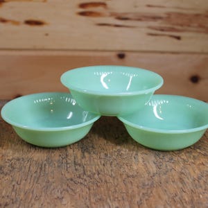 Vintage Set of 3 Fire King Jadeite Jane Ray Pattern Small 5&quot; Bowls - Retro Kitchen Home Decor