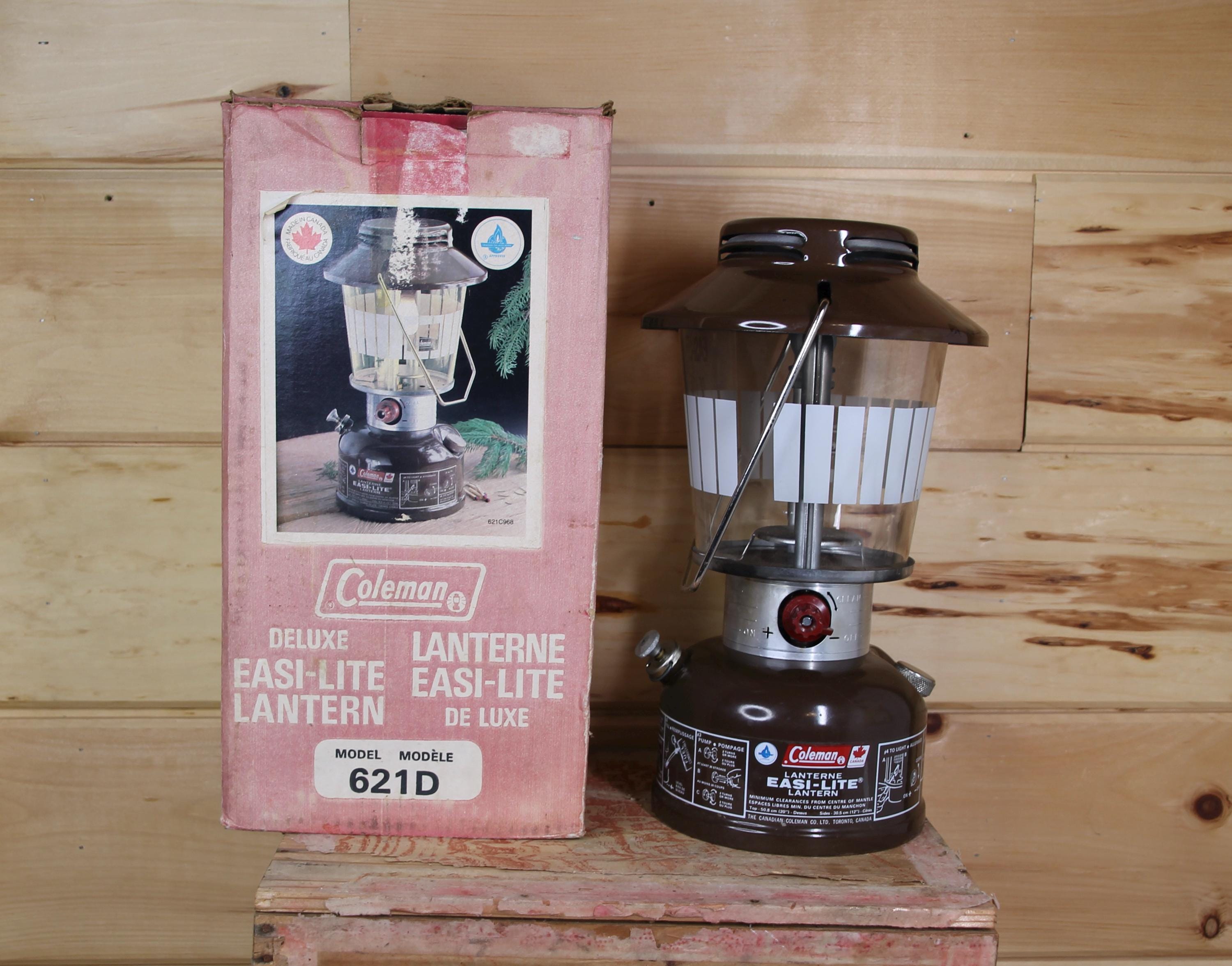 Vintage Coleman Lantern Camping Deluxe Easi-lite Model 621D in