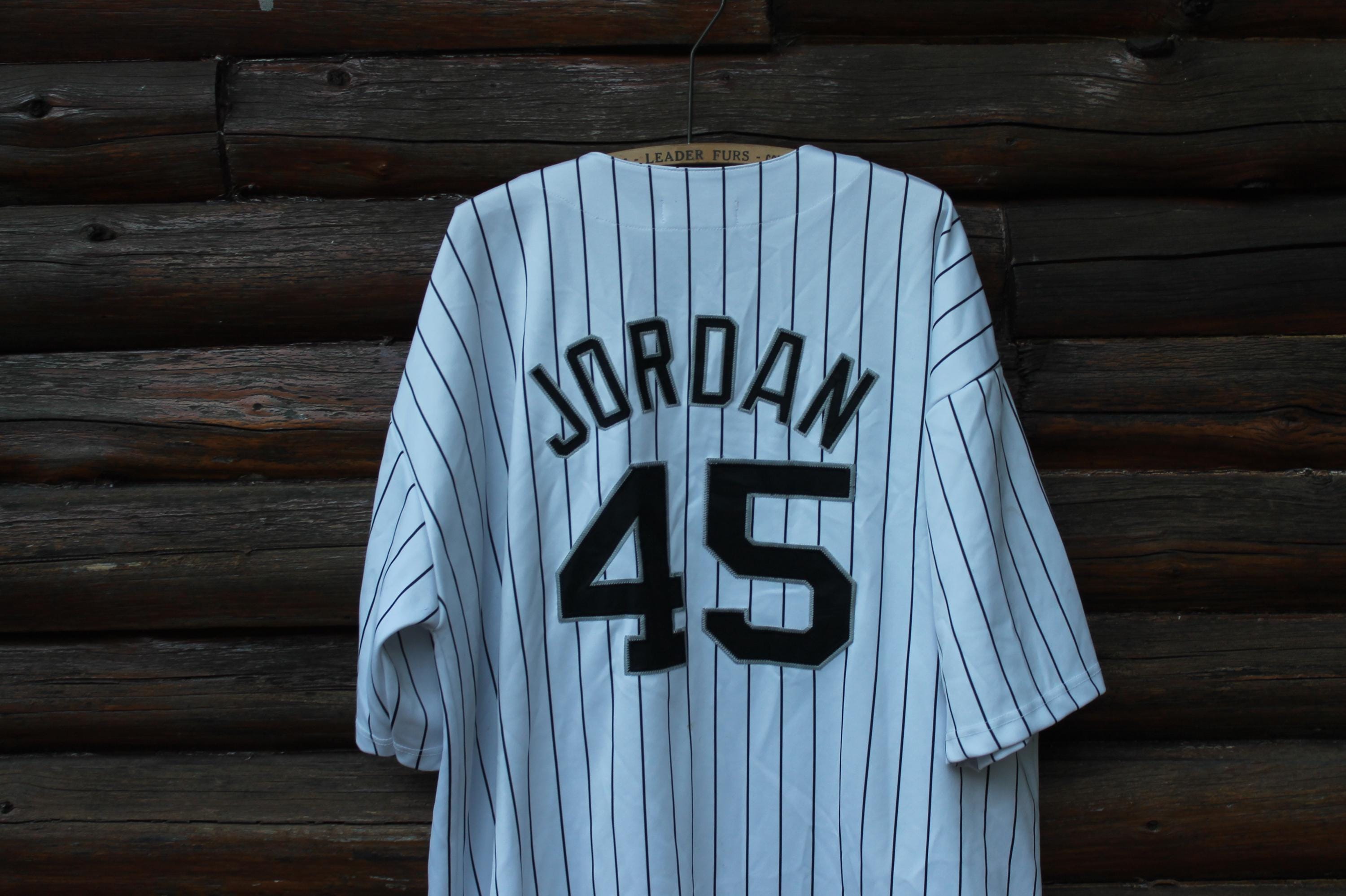 Vintage Y2K Chicago White Sox #45 Michael Jordan Button up