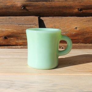Tasse à café vintage Fire King Jadéite vert restaurant Ware lourde avec poignée en C - décoration de cuisine rétro