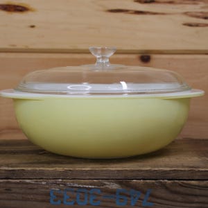 Vintage Pyrex 024 2Qt Yellow Casserole Dish Bowl With Lid Retro Kitchen Decor .