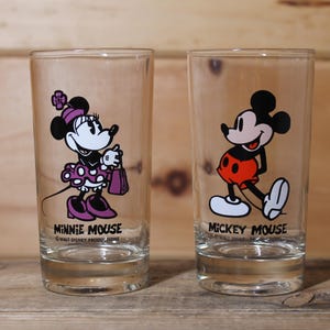 Vintage Set of 2 Disney Mickey & Minnie Mouse Drinking Collector Glasses Retro Kitchen