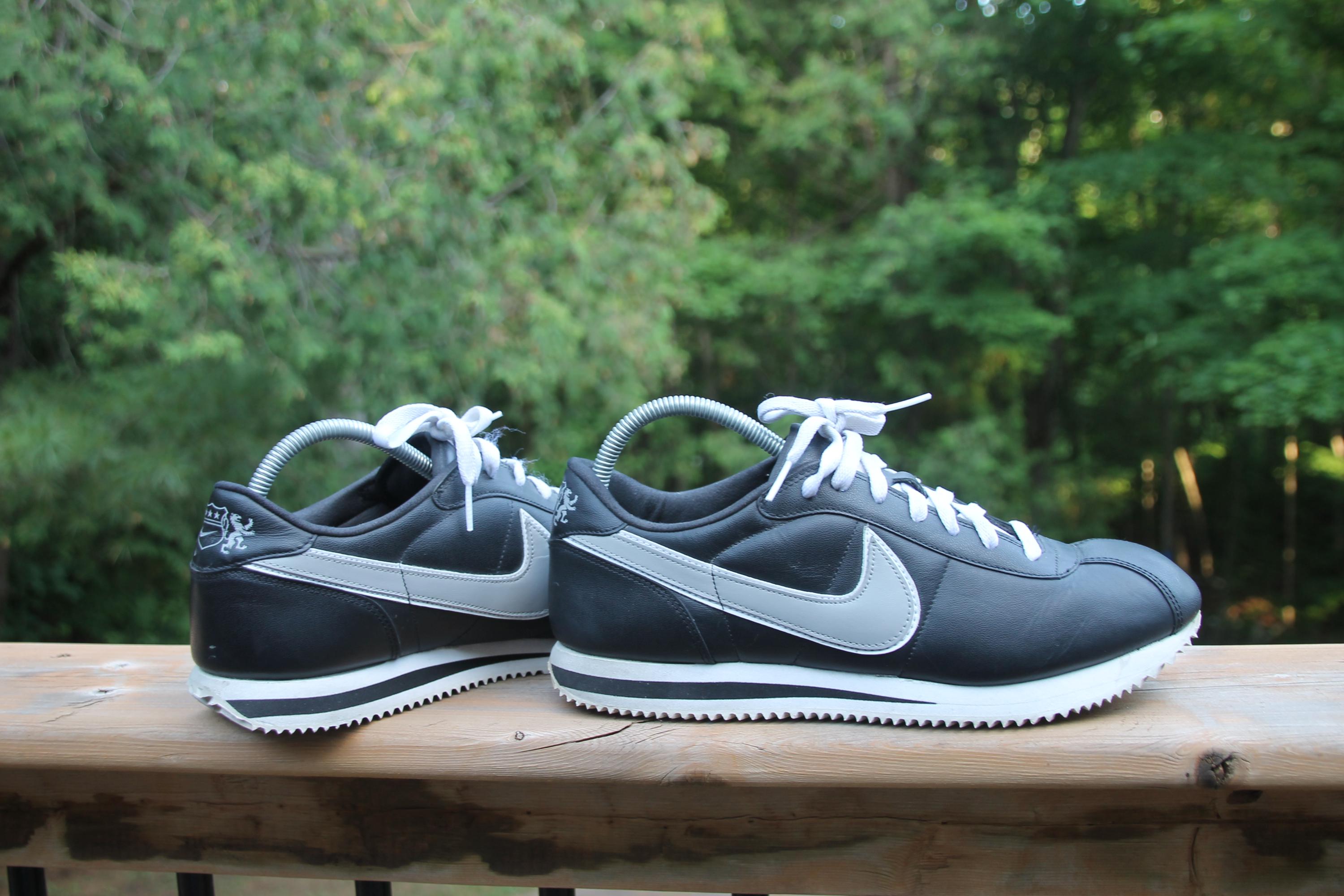 Vintage Nike Cortez '72 Black Leather and White Classic Casual