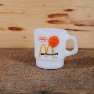ファイヤーキング McDonald’s￼ マグカップ ミルクガラス製 2個セット ファイヤーキング McDonald's￼ マグカップ ミルクガラス製 2個