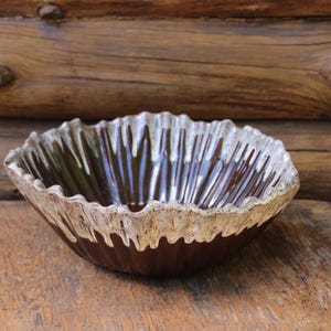 Vintage Art Pottery Brown With White Drip Trip Large Bowl Canada Retro Kitchen Decor
