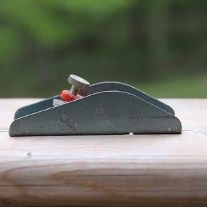 Vintage Small Craftsman Wood Miniature Finger Plane Woodworking Tool Carpenter