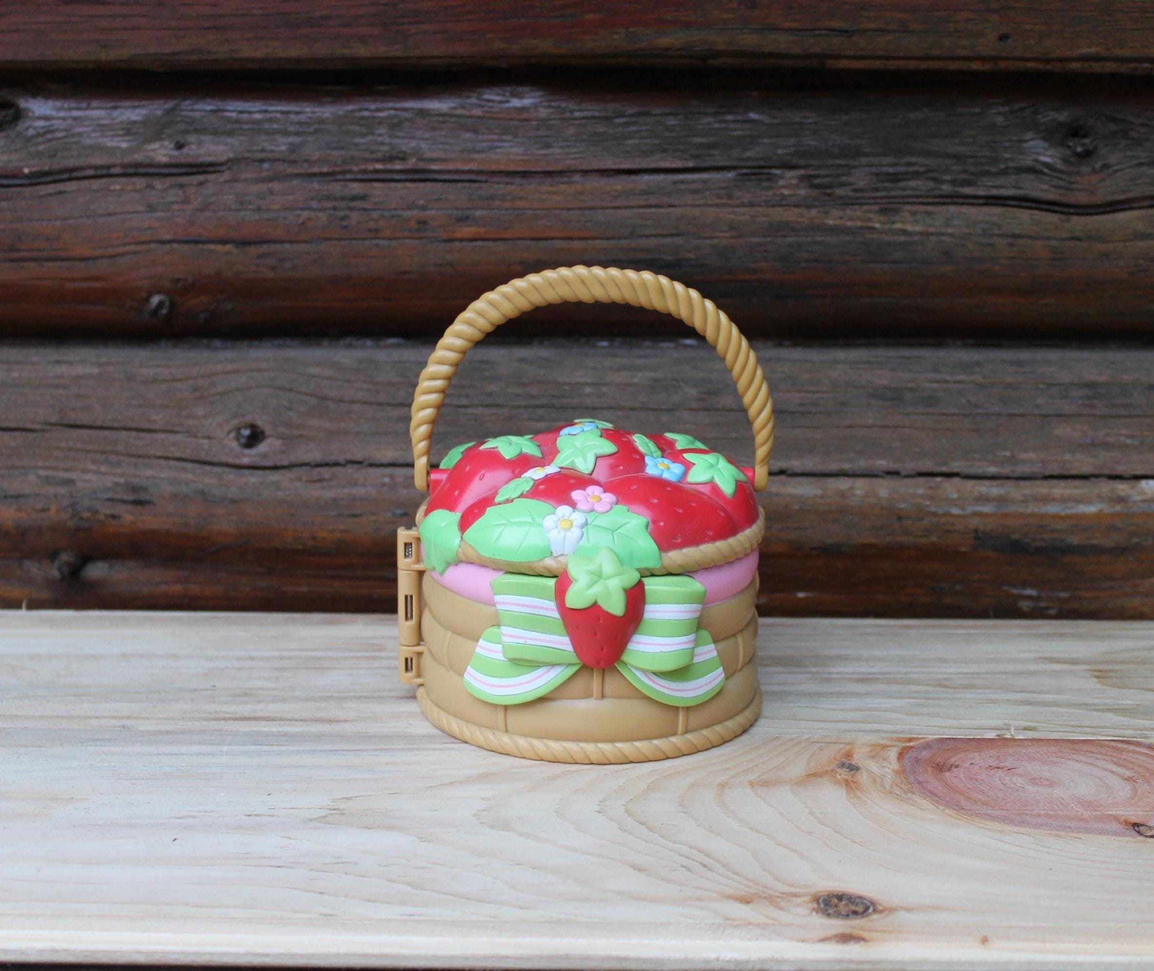 Vintage 2003 Bandai Strawberry Shortcake Garden Basket House